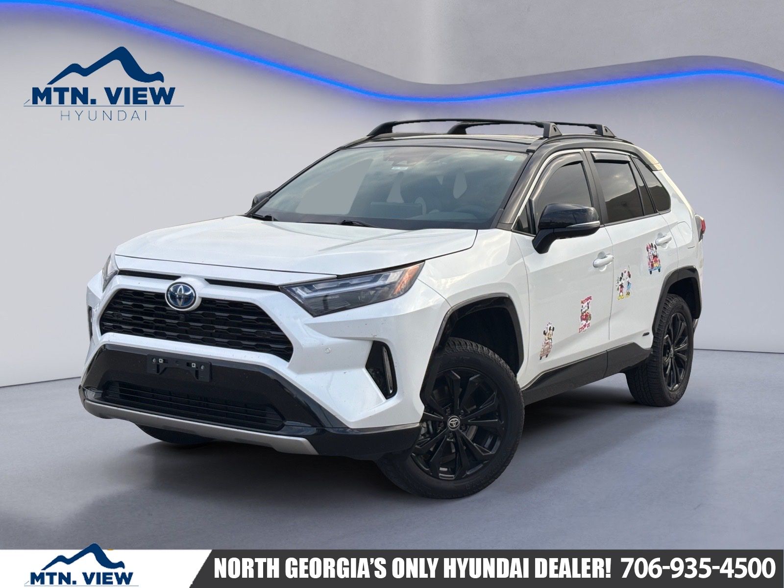 White (Wind Chill Pearl) 2024 Toyota RAV4 Hybrid XSE AWD SUV / Crossover All-Wheel Drive Continuously Variable Transmission