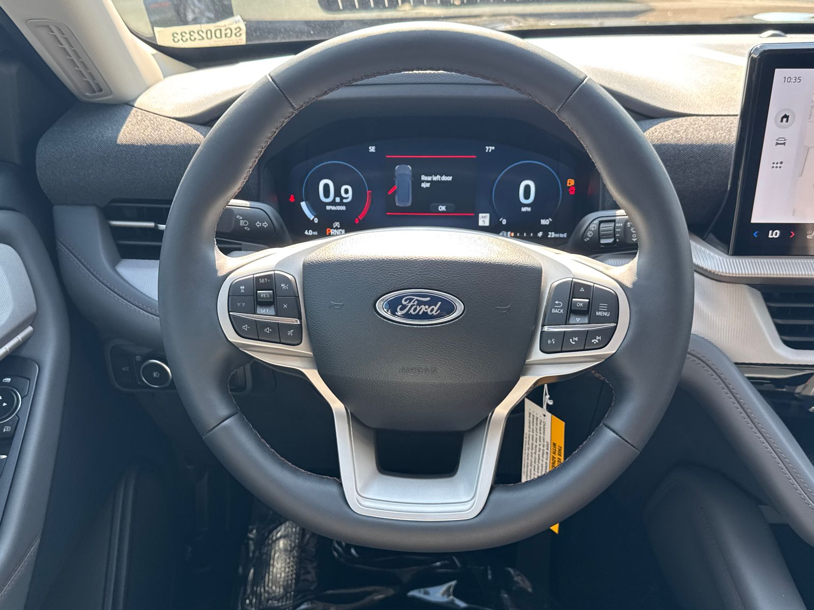 2025 Ford Explorer photo 24