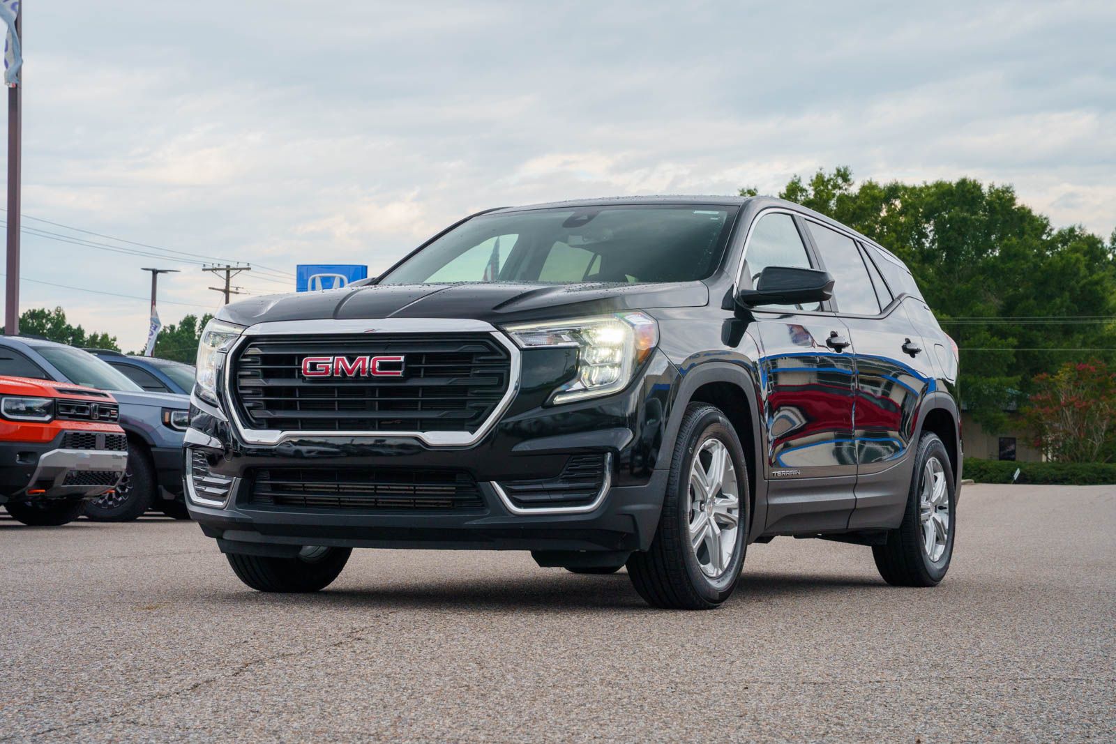 Used 2024 GMC Terrain SUV
