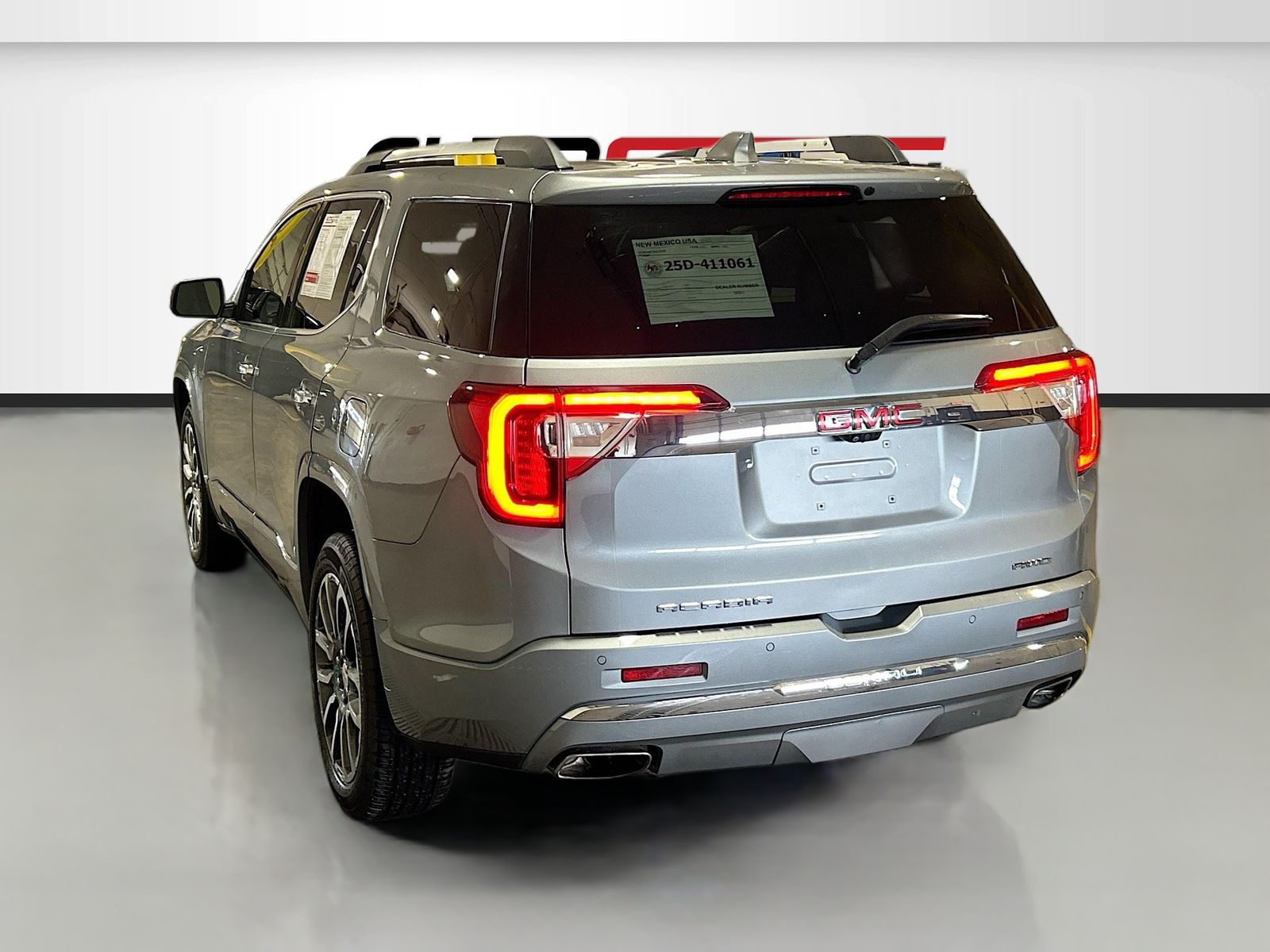 Used 2023 Silver GMC Denali image 5