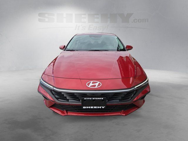 Used 2025 Red Hyundai SE image 8