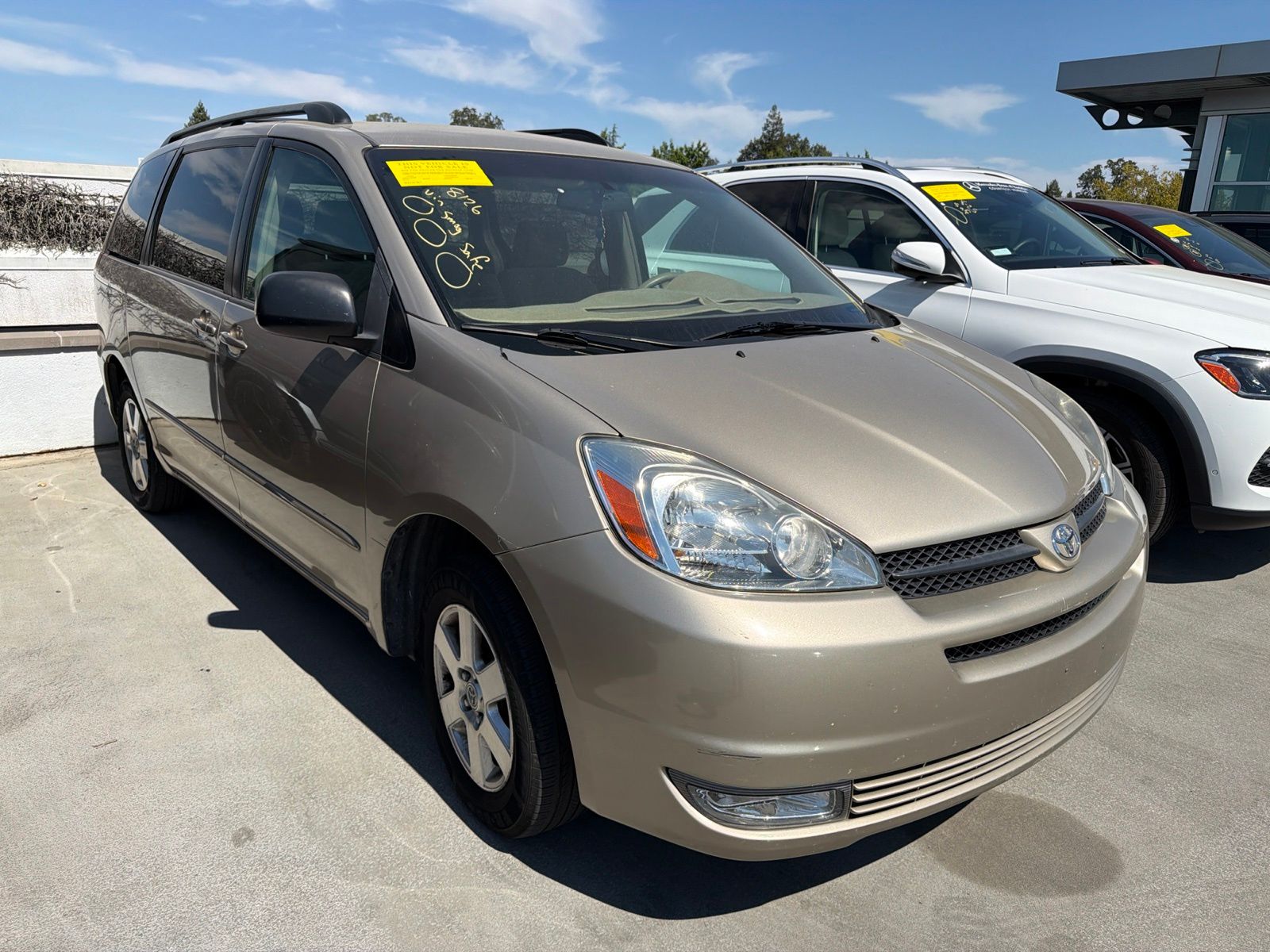 Desert Sand Mica 2005 Toyota Sienna Minivan Front-Wheel Drive 5-Speed Automatic Overdrive
