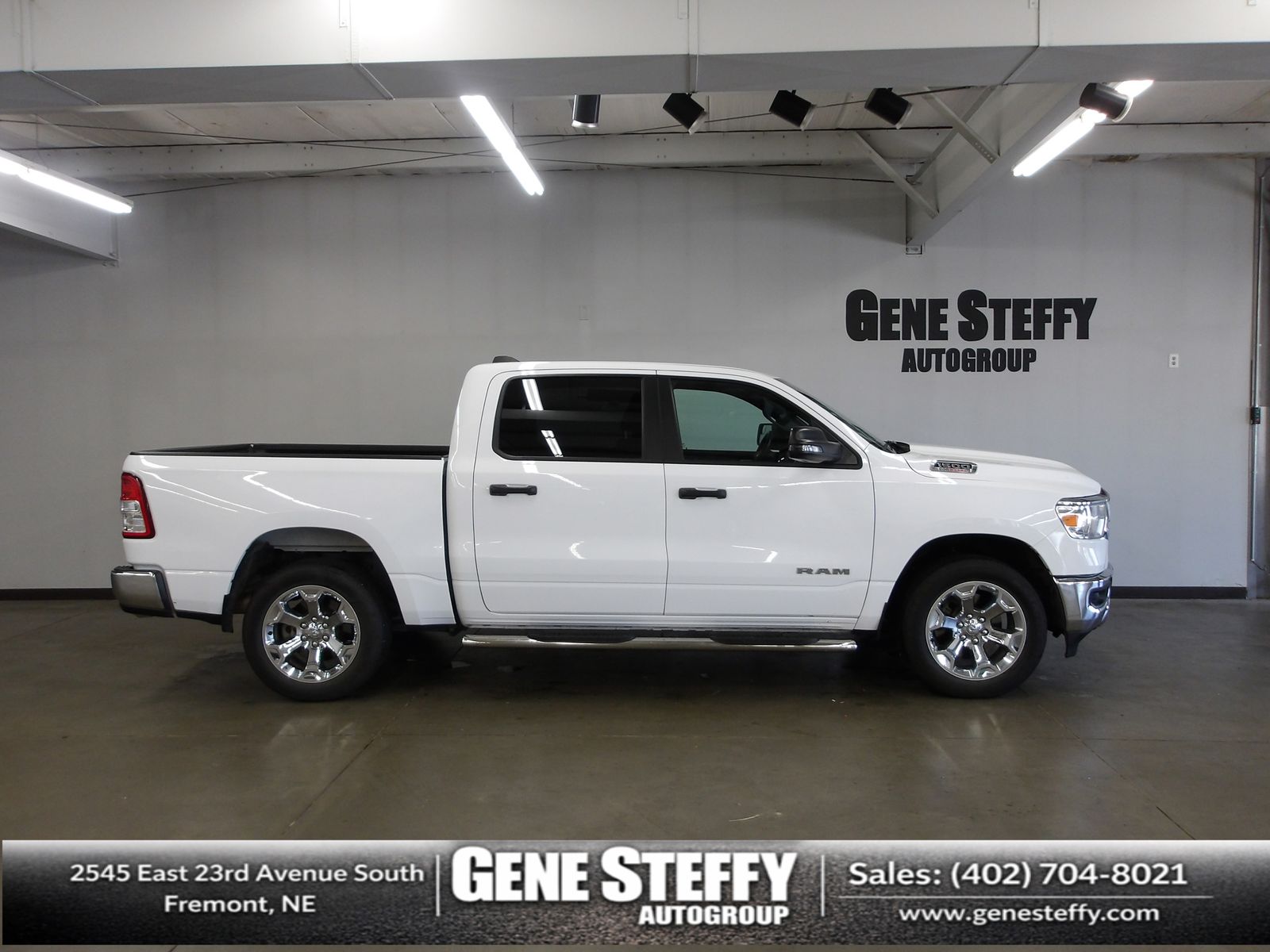 Bright White Clearcoat 2023 RAM 1500 Pickup Truck Four-Wheel Drive 8-Speed Automatic