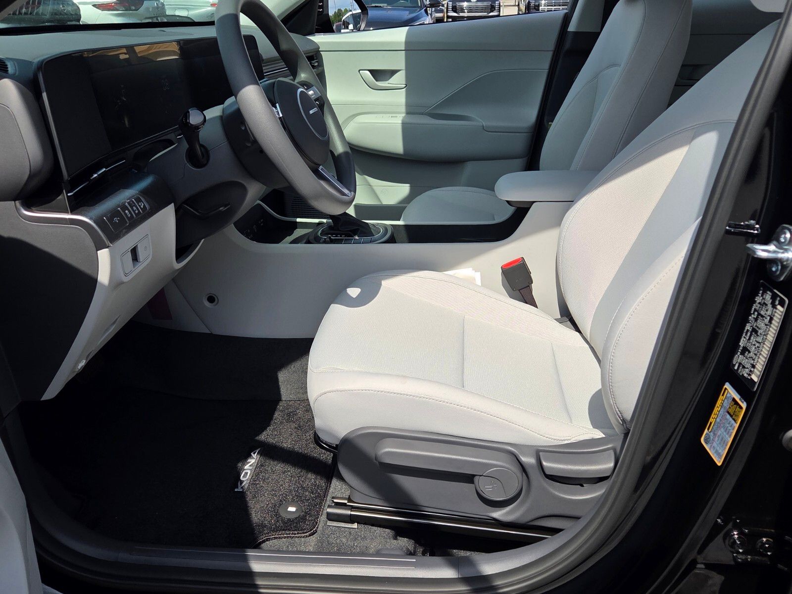 New 2026 Black HYUNDAI SE image 5