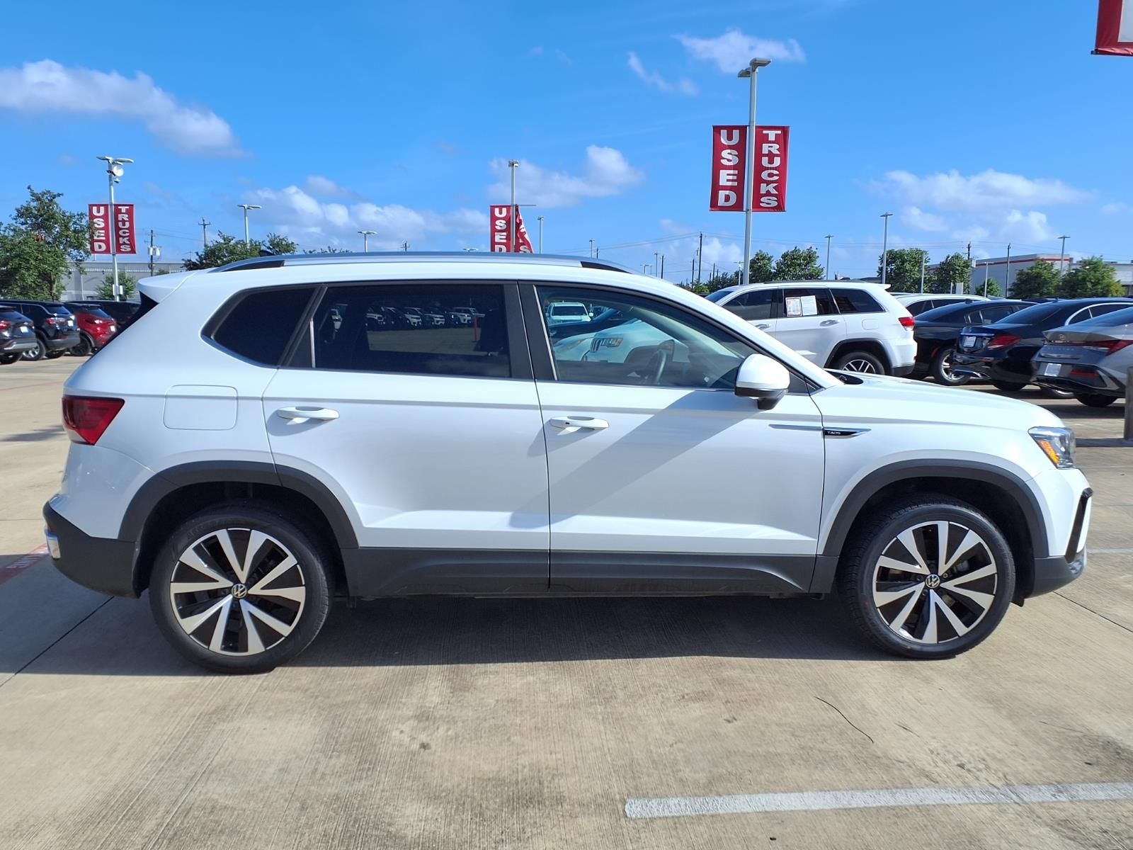 2022 Volkswagen Taos 1.5T SE  at DeMontrond Auto Country