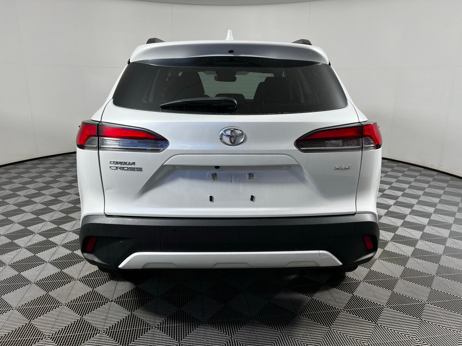 2023 Toyota Corolla Cross XLE 6