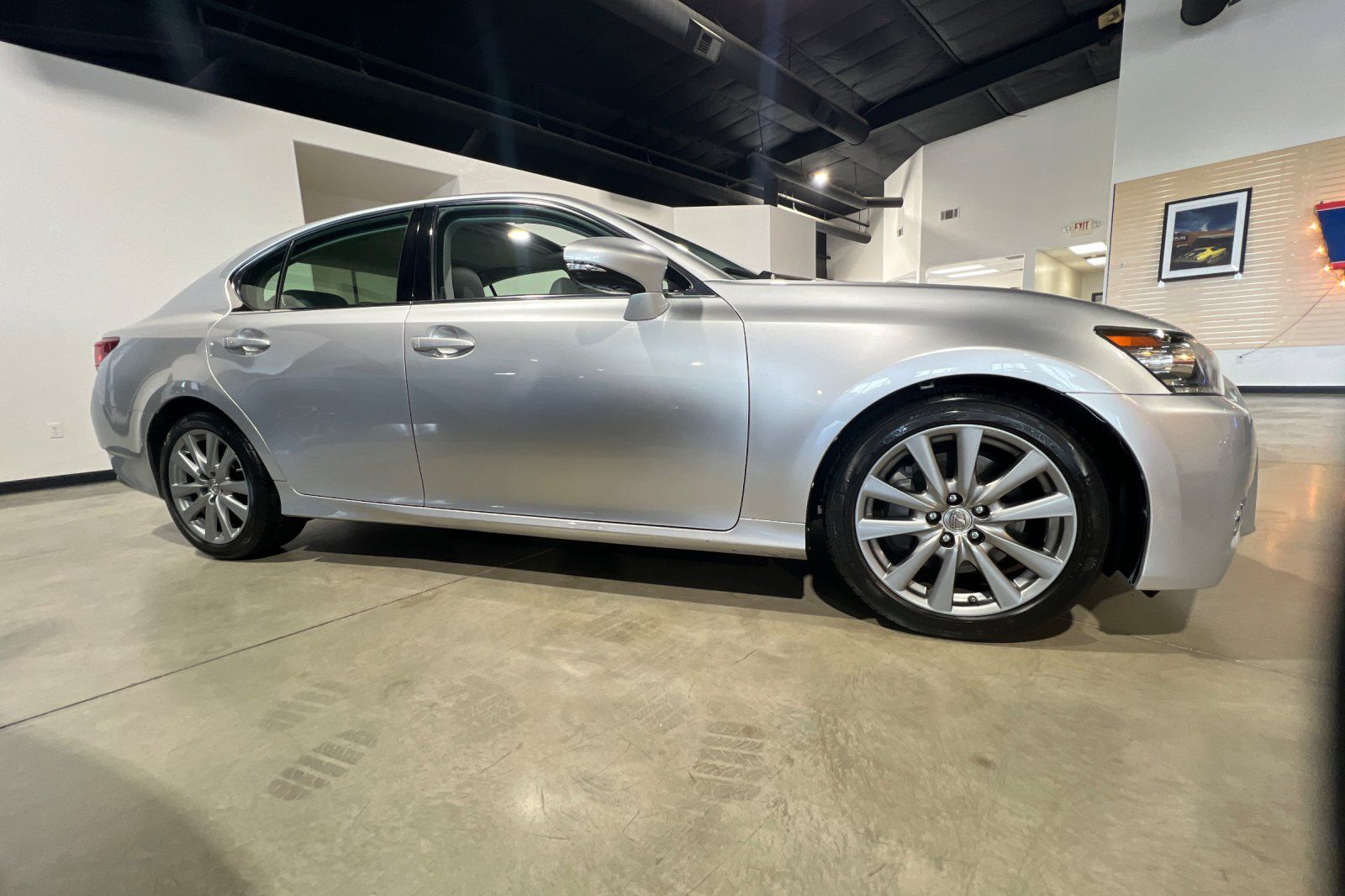 View vehicle photo 3