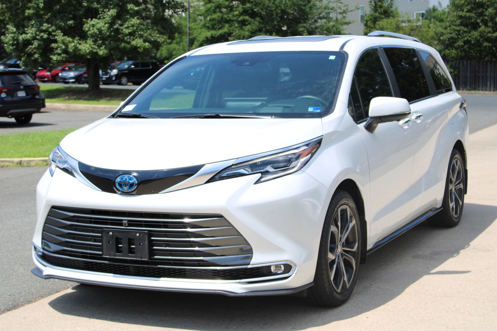Used 2025 Beige Toyota Platinum image 3