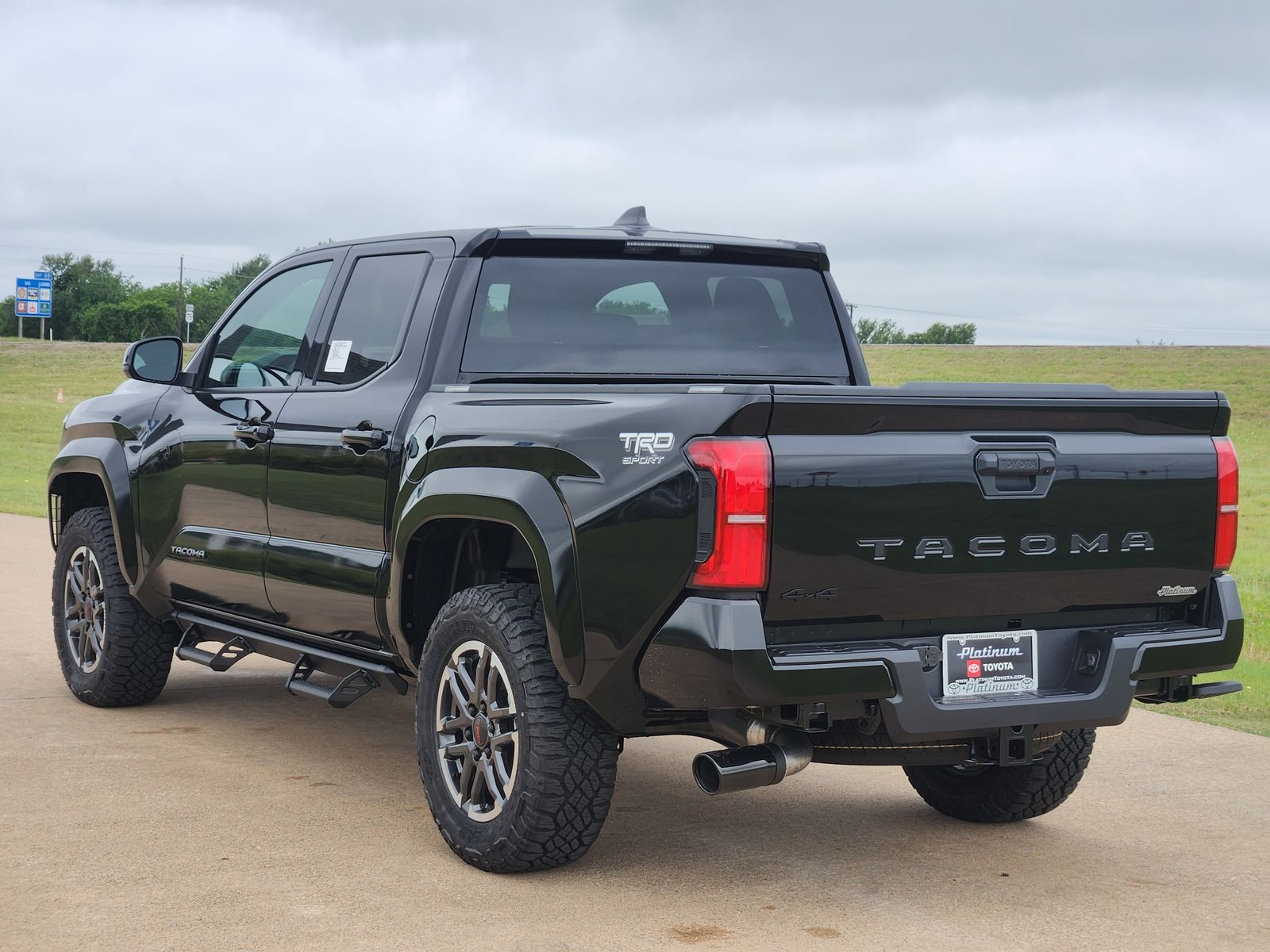 View vehicle photo 5