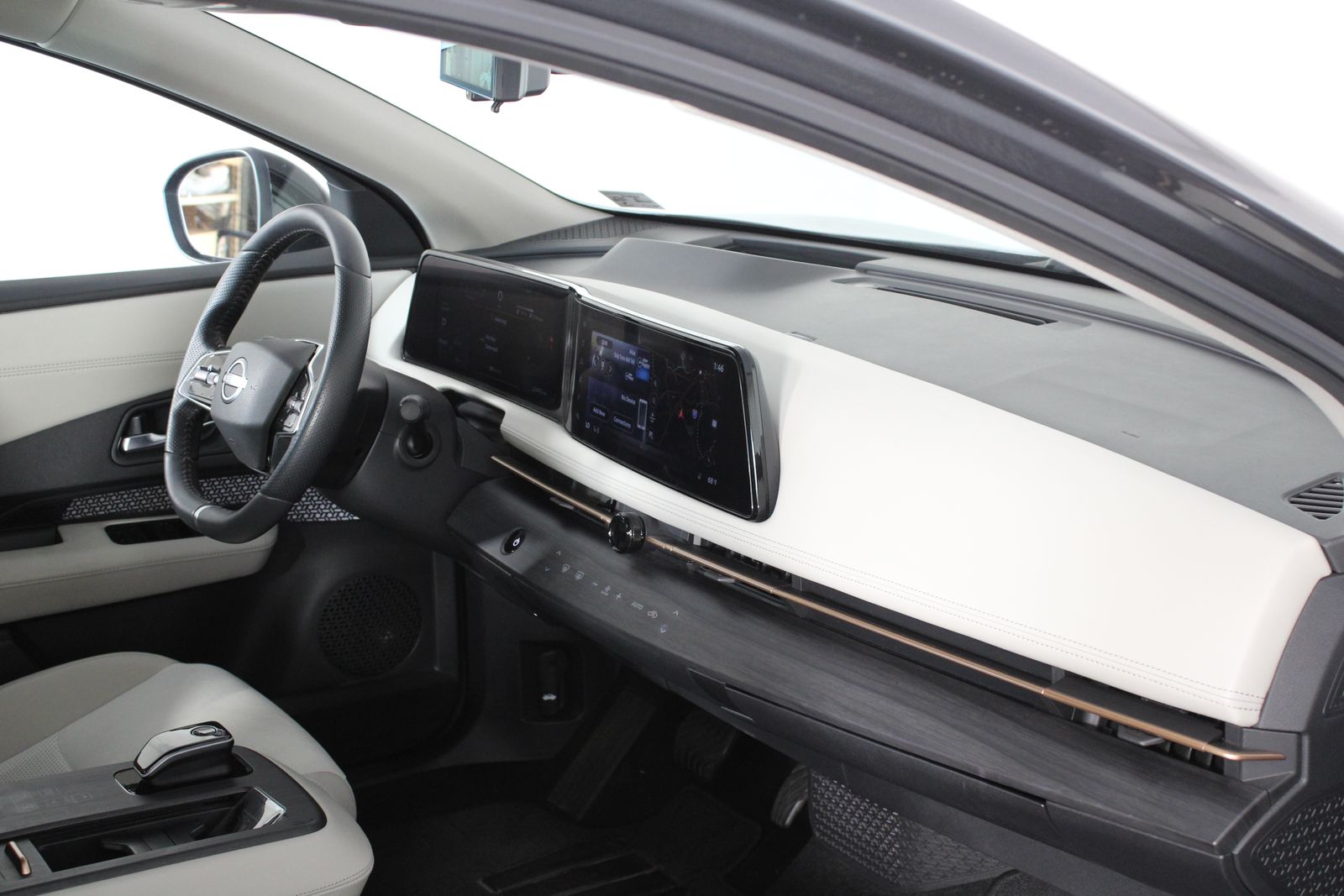 Used 2023 Gray Nissan EVOLVE+ image 19