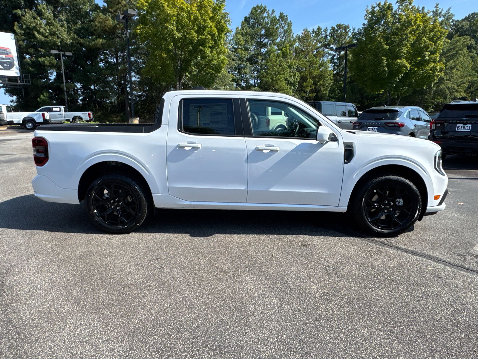 2025 Ford Maverick photo 2