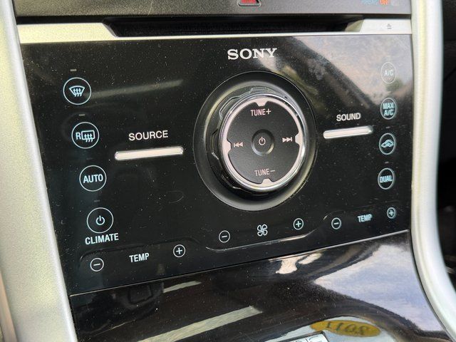 Used 2011 White Platinum Clearcoat Metallic Ford Limited image 19