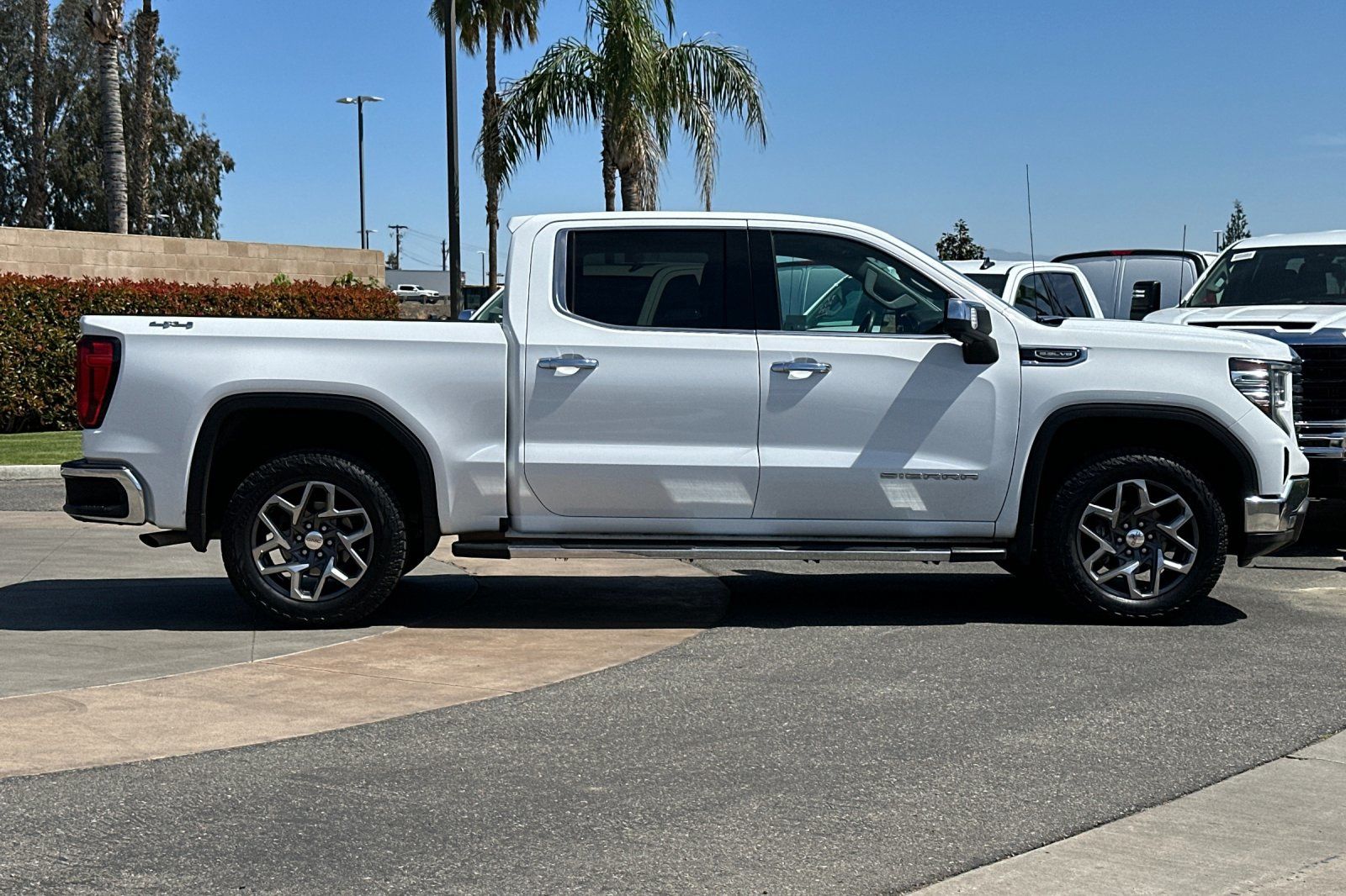 View vehicle photo 3