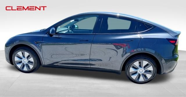 2024 Tesla Model Y Long Range 11