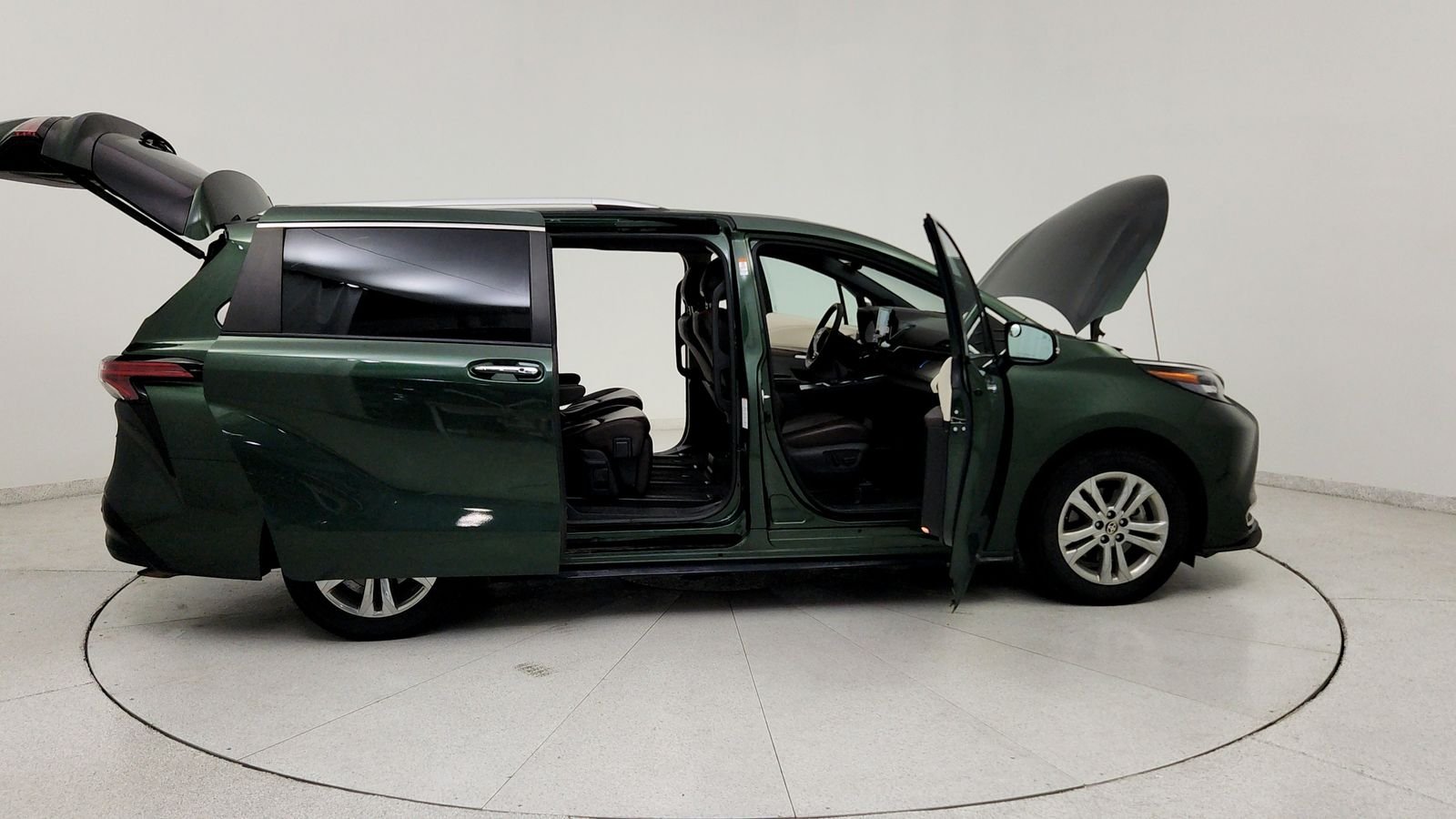Used 2024  Toyota Platinum image 14
