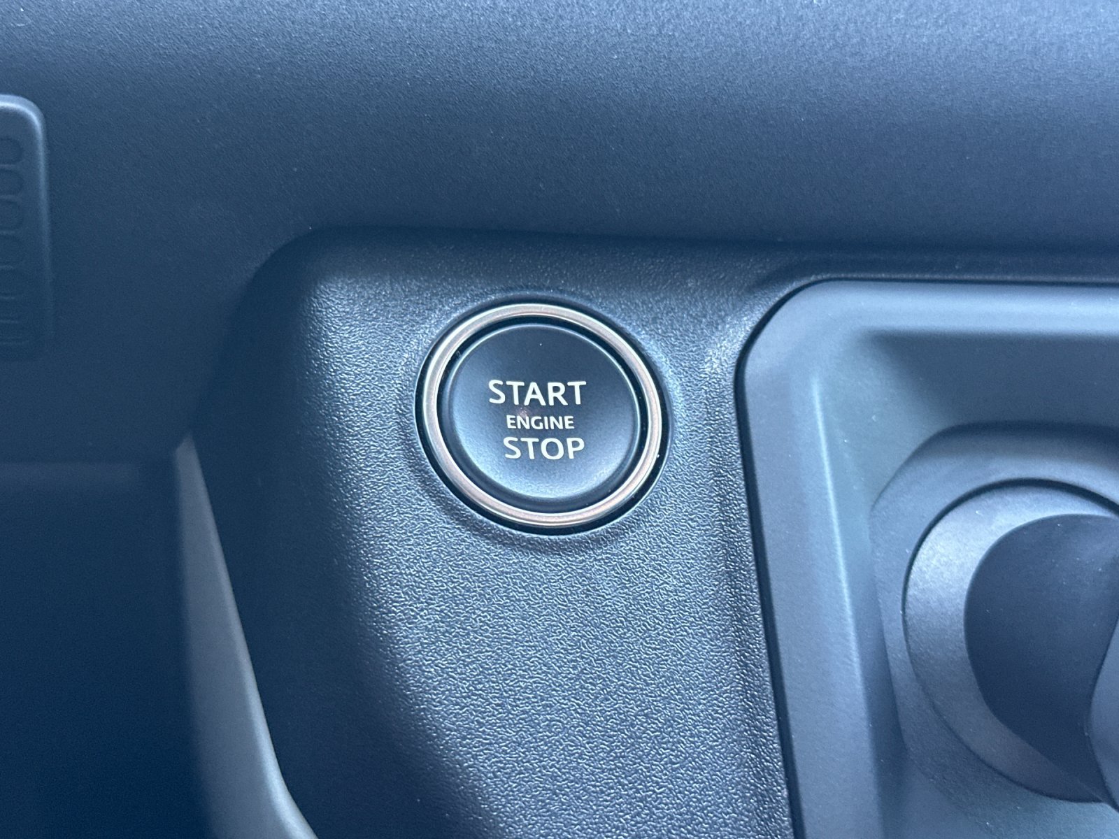 2023 Land Rover Defender 110 SE — full photo 21 of 27