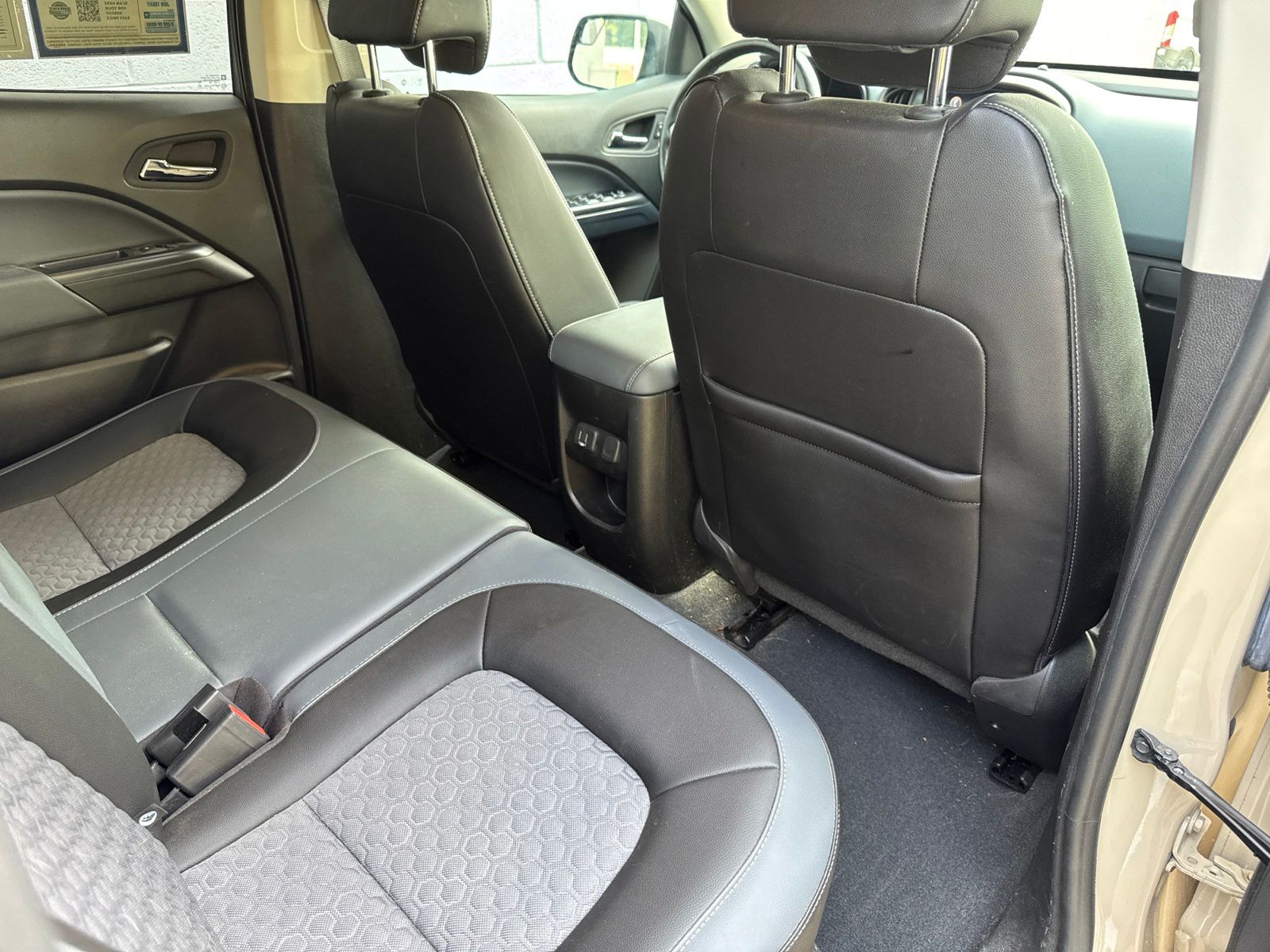 Used 2022 Beige Chevrolet Z71 image 17