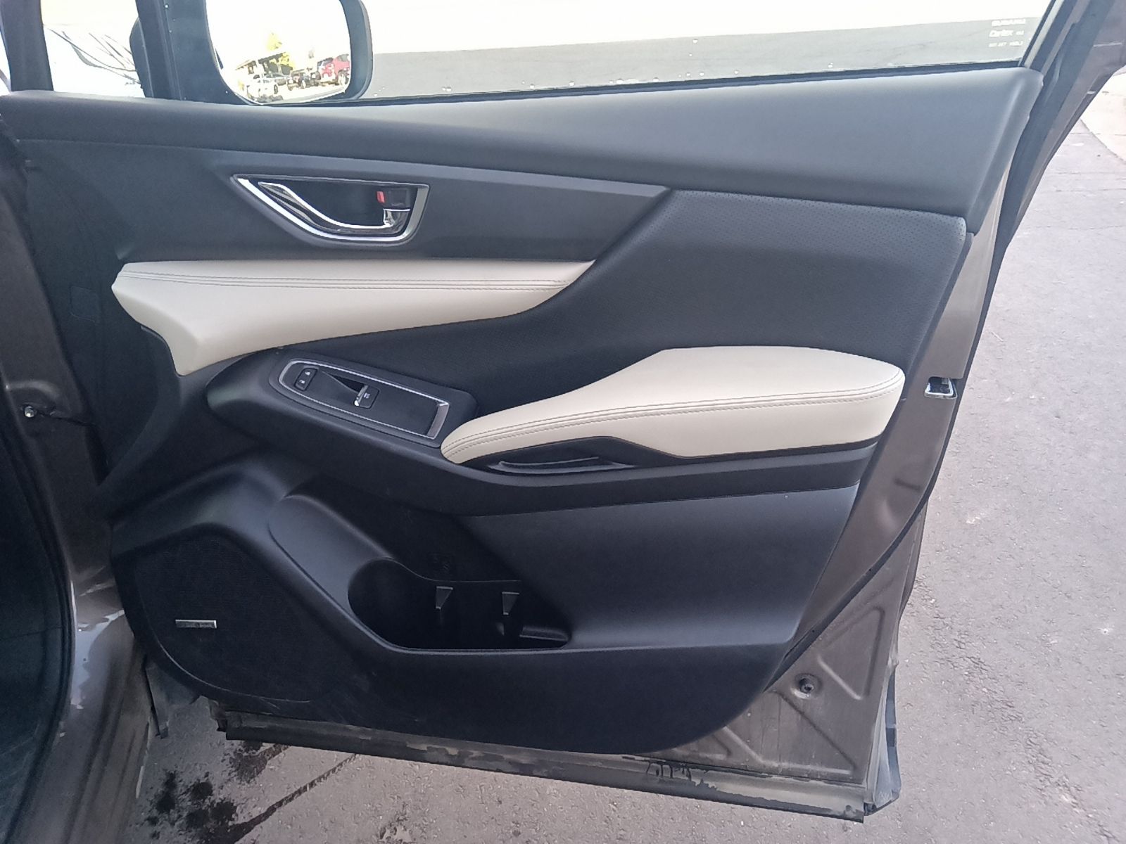 Ascent Limited 8 Passenger