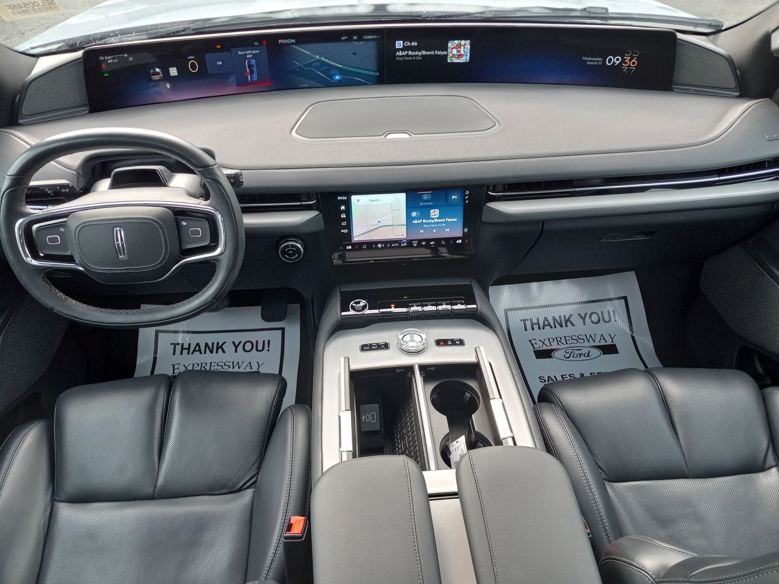 2025 Lincoln Navigator L image 18