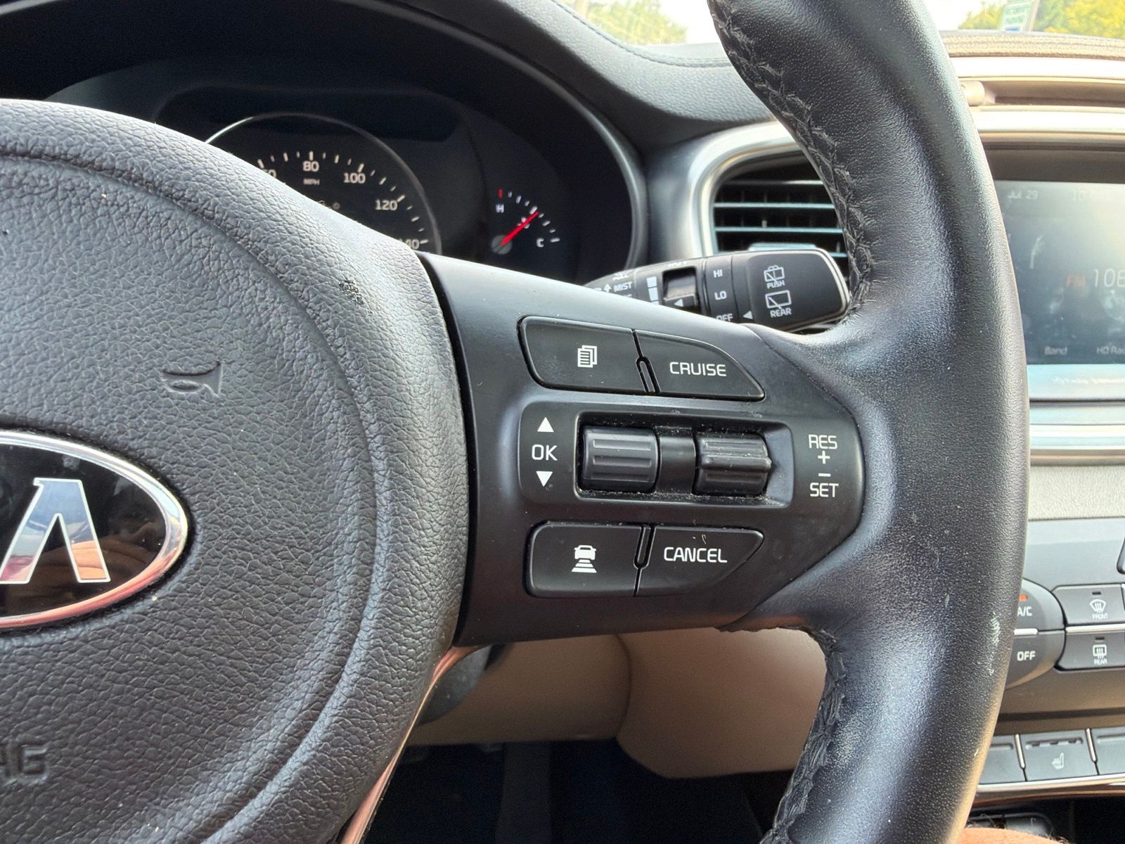 Used 2018 White Kia EX image 30