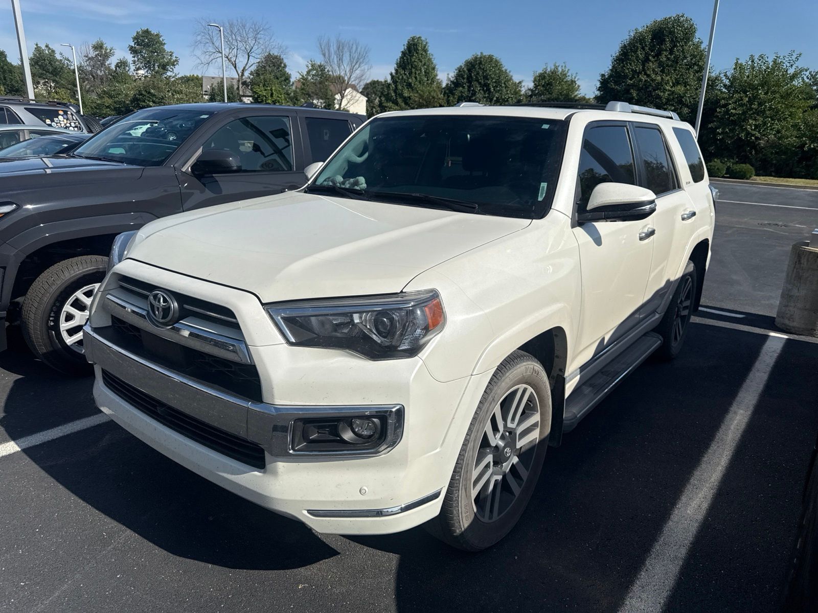 White (Blizzard Pearl) 2022 Toyota 4Runner SUV / Crossover All-Wheel Drive 5-Speed Automatic