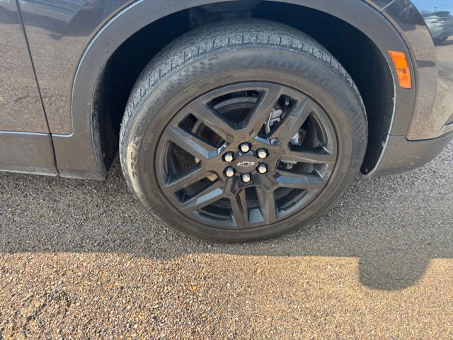 Used 2022 Gray Chevrolet LT image 15
