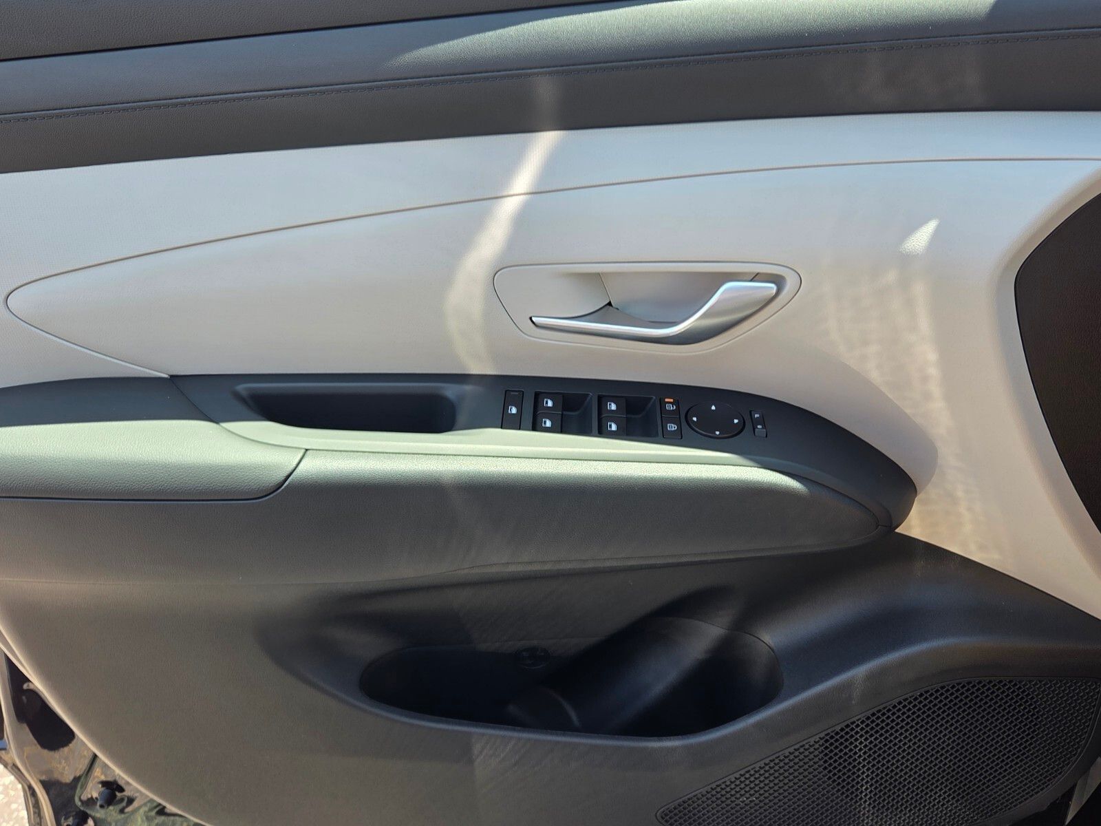 New 2026 Black Hyundai SE image 27