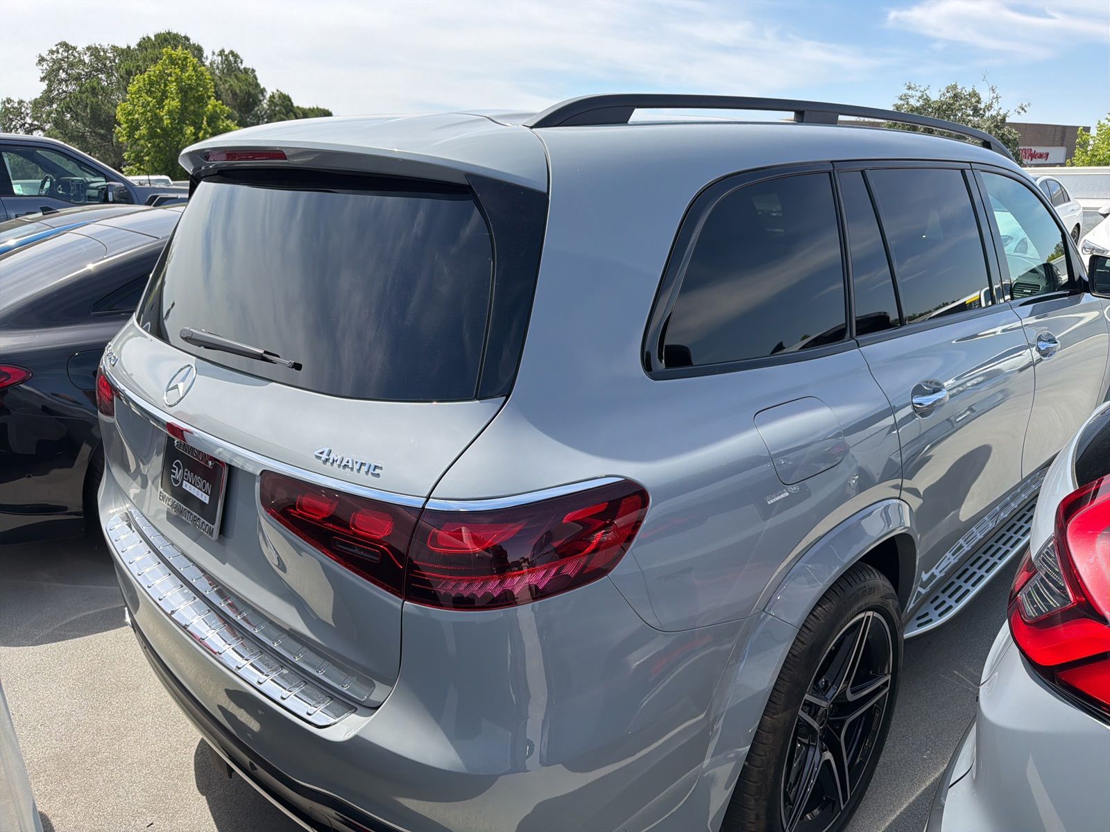 View vehicle photo 6