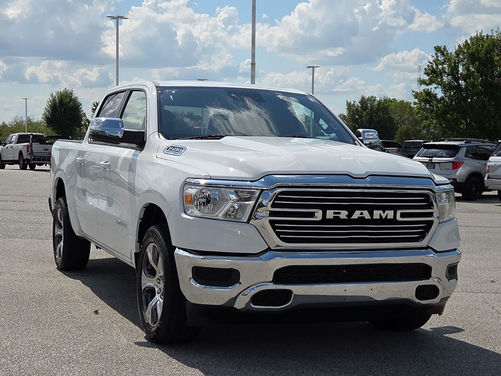 2024 RAM 1500 Laramie Crew Cab 4WD