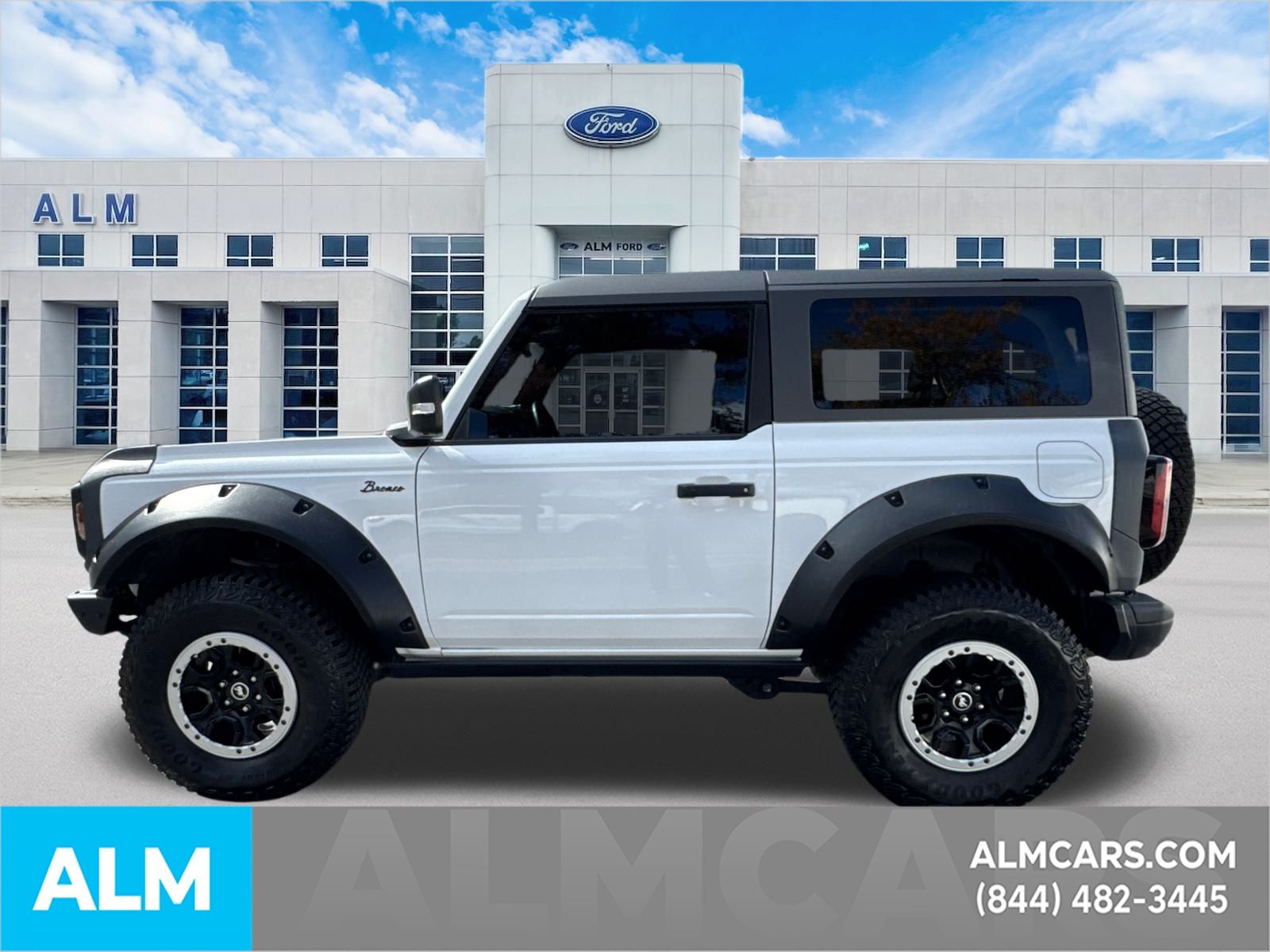 Used 2024 White Ford Badlands image 9