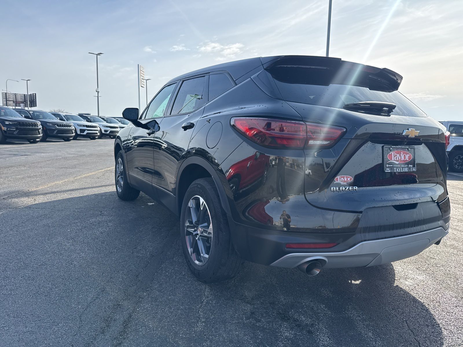 View vehicle photo 7