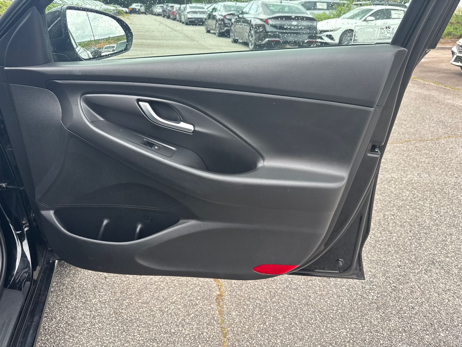 Used 2018 Black Hyundai Base image 14
