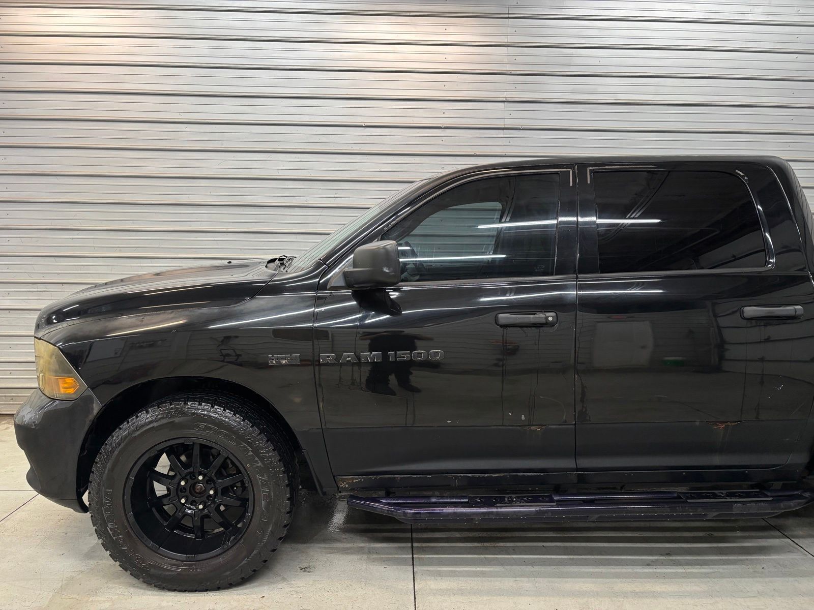 2019 Nissan Titan Express - Image 3