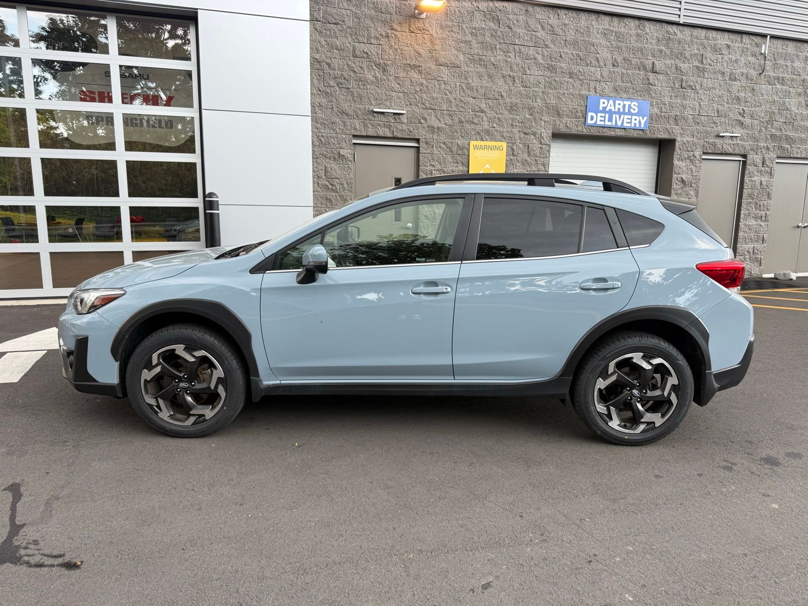 View vehicle photo 4
