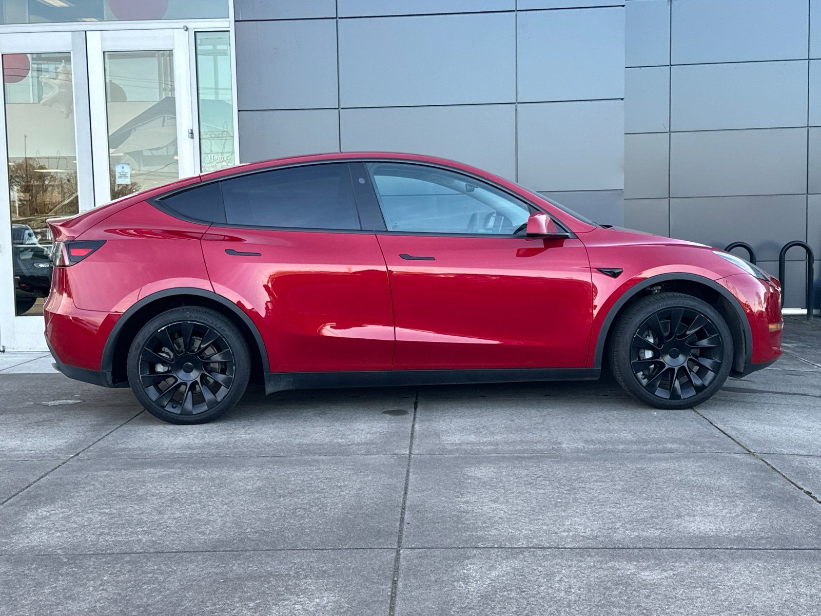 Used 2023 Tesla Model Y Long Range with VIN 7SAYGDEE1PA158367 for sale in Wilsonville, OR
