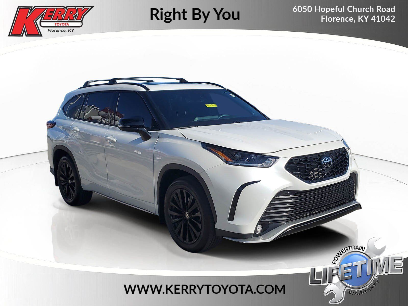 White (Wind Chill Pearl) 2026 Toyota Highlander SUV / Crossover All-Wheel Drive 8-Speed Automatic