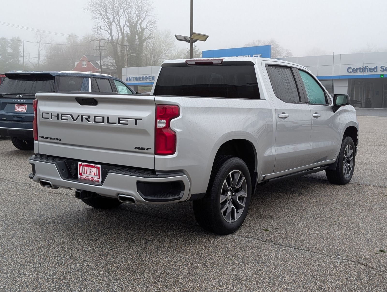 View vehicle photo 3