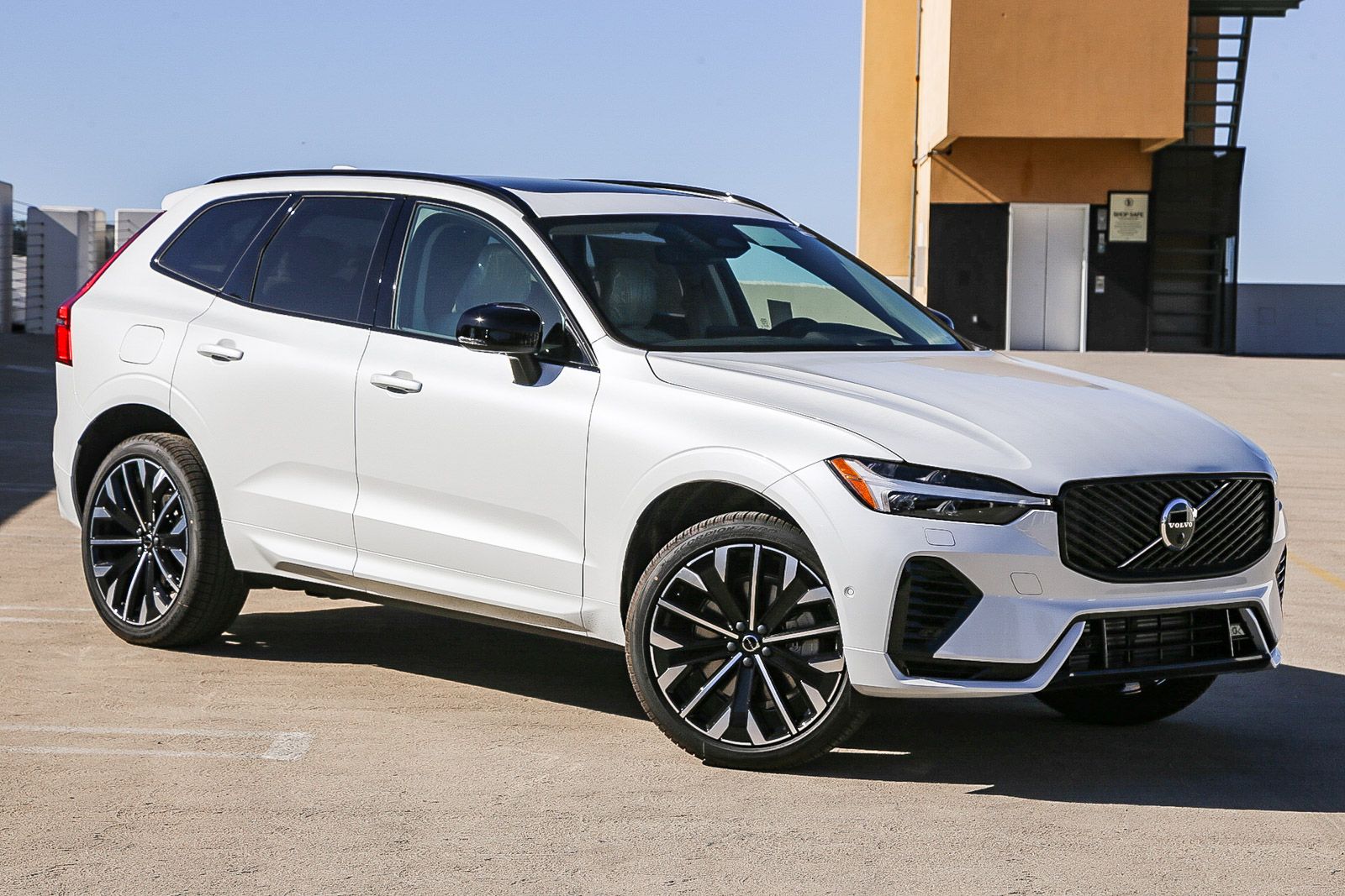 2026 Volvo XC60 Plug-In Hybrid T8 Ultra