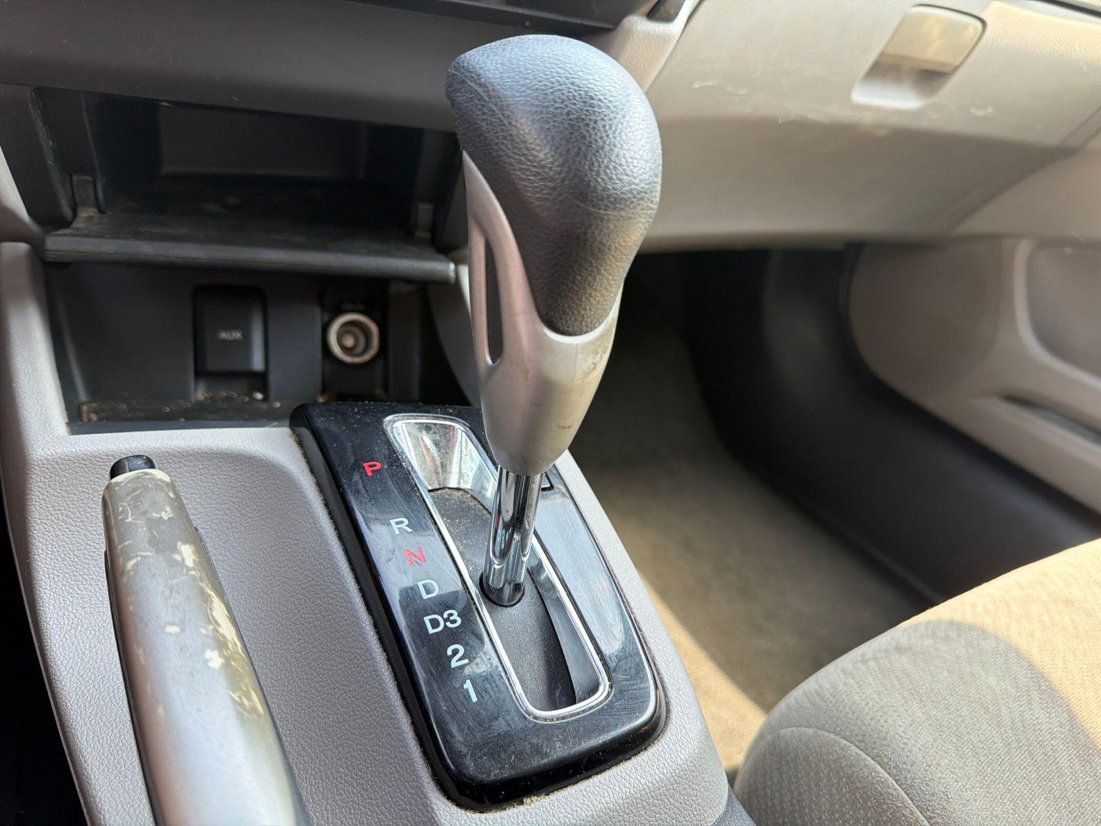 Used 2013 Gray Honda LX image 17