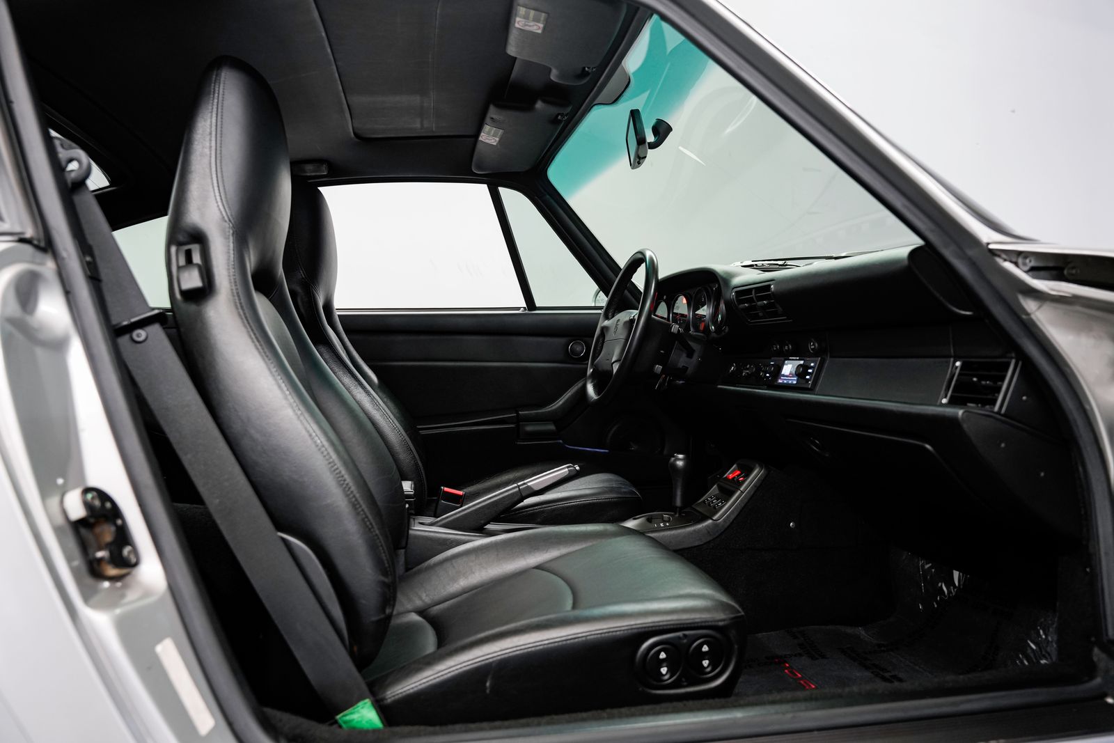 1998 Porsche 911 Carrera S — photo 28