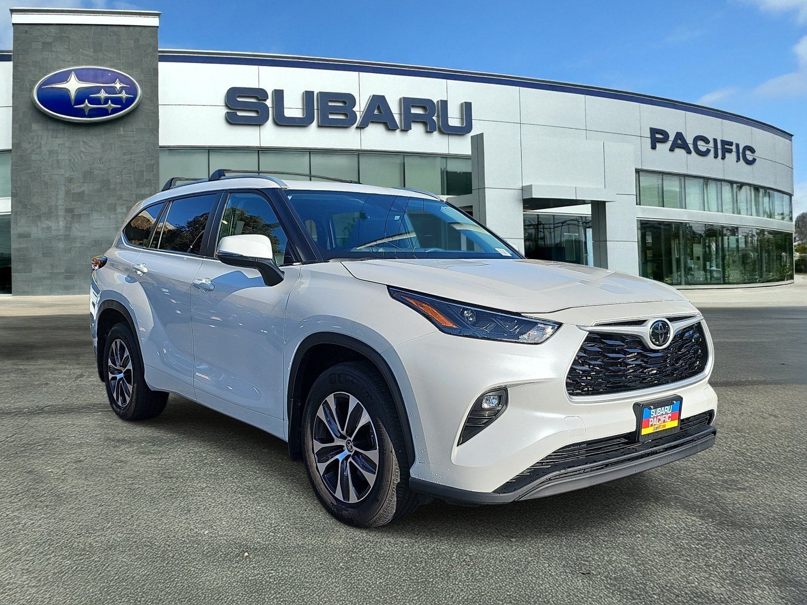 Pearl 2024 Toyota Highlander SUV / Crossover Front-Wheel Drive 8-Speed Automatic