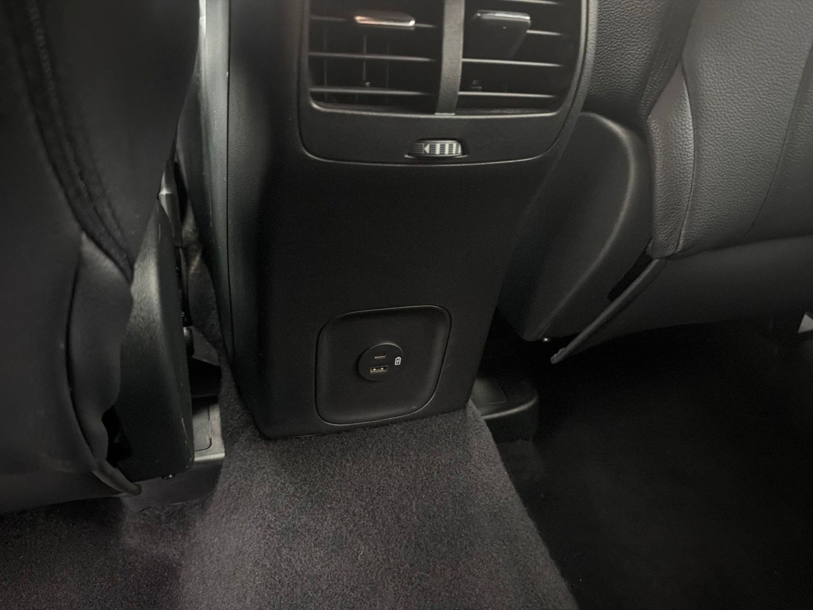 Certified Used 2022 Blue Metallic Ford SE image 12