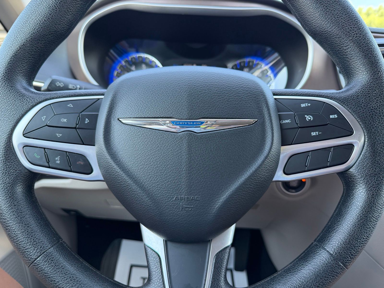 2020 Chrysler Voyager image 20