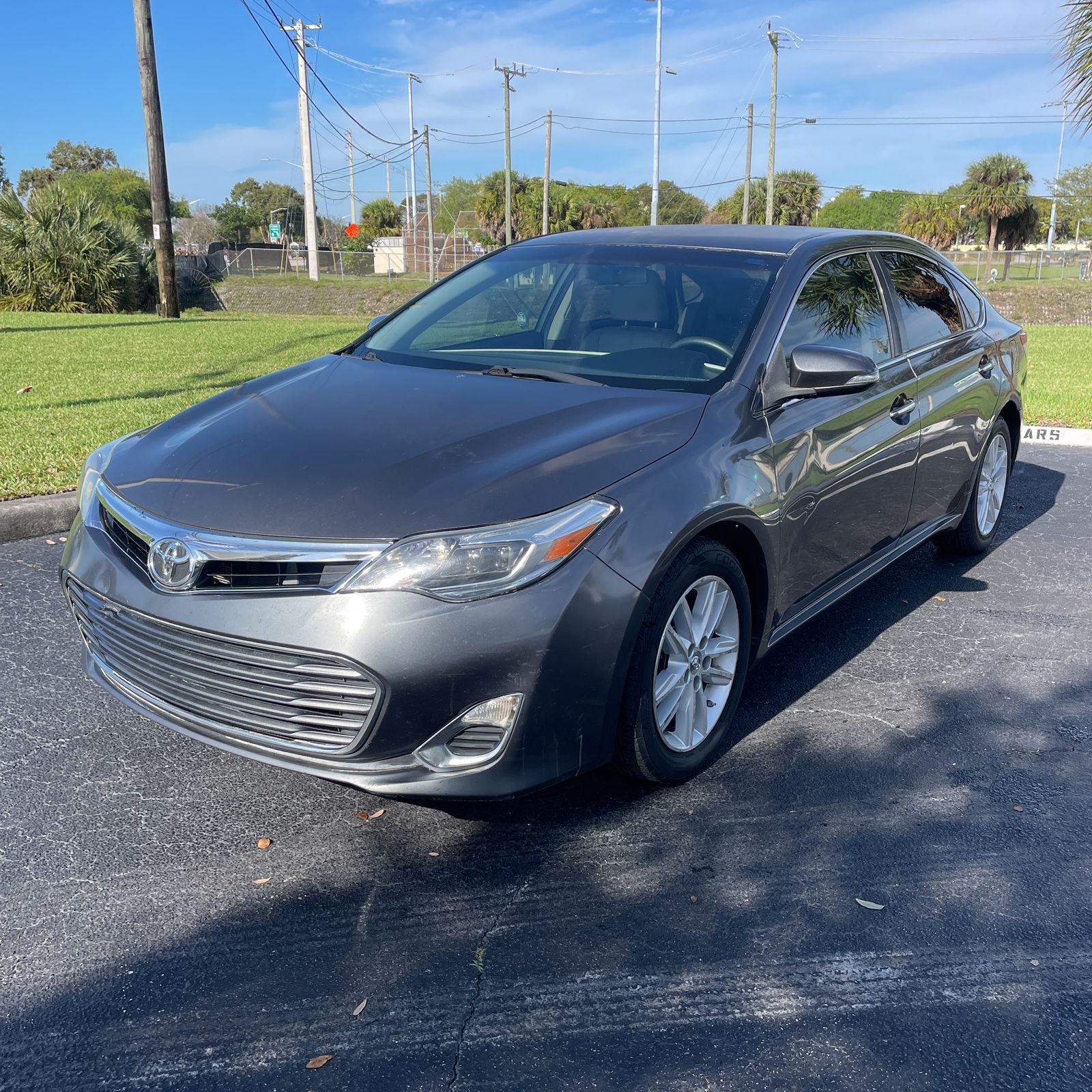 Magnetic Gray Metallic 2015 Toyota Avalon XLE Sedan Front-Wheel Drive 6-Speed Automatic