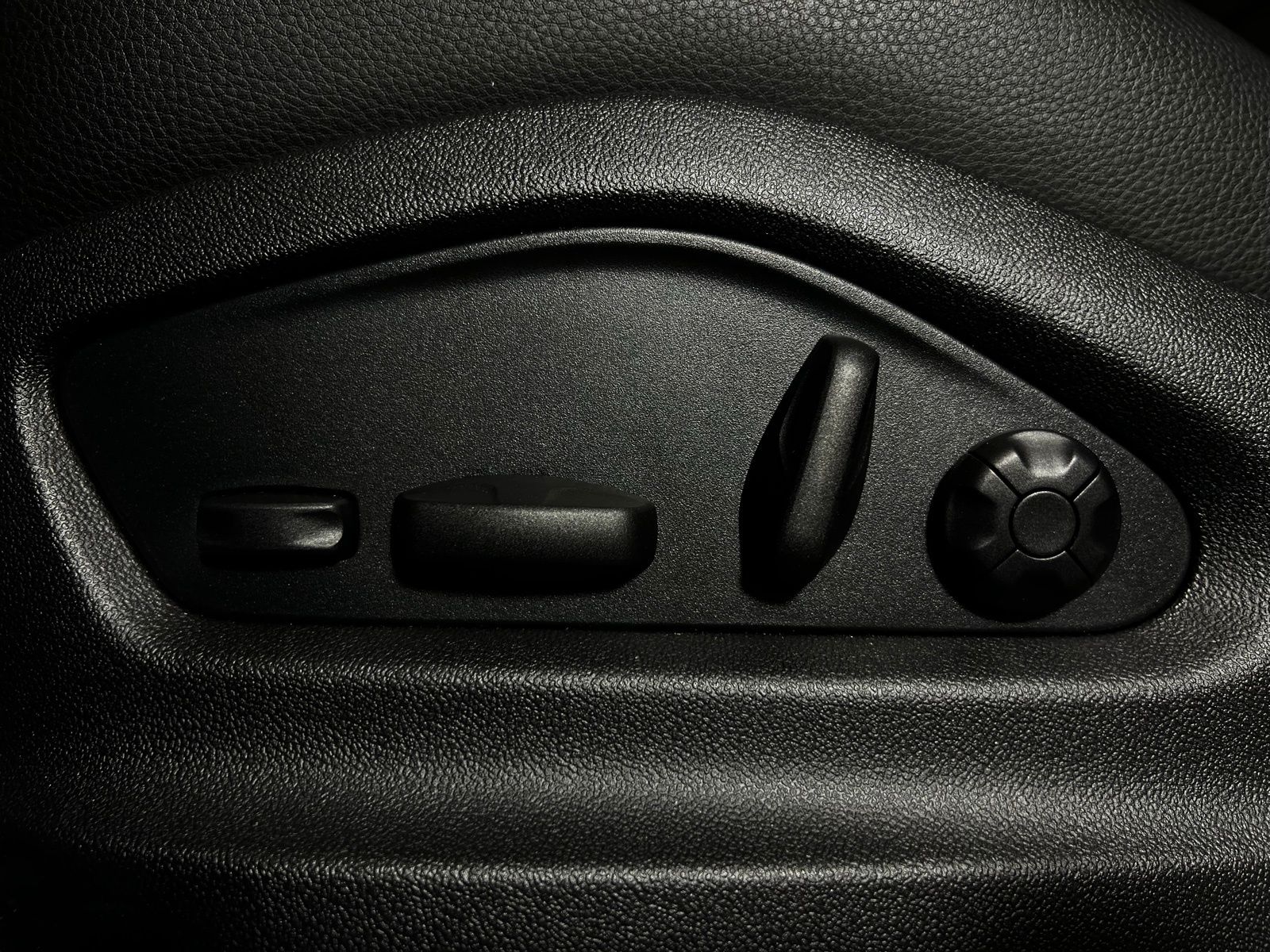 Thumbnail: 2024 Porsche Cayenne - 14