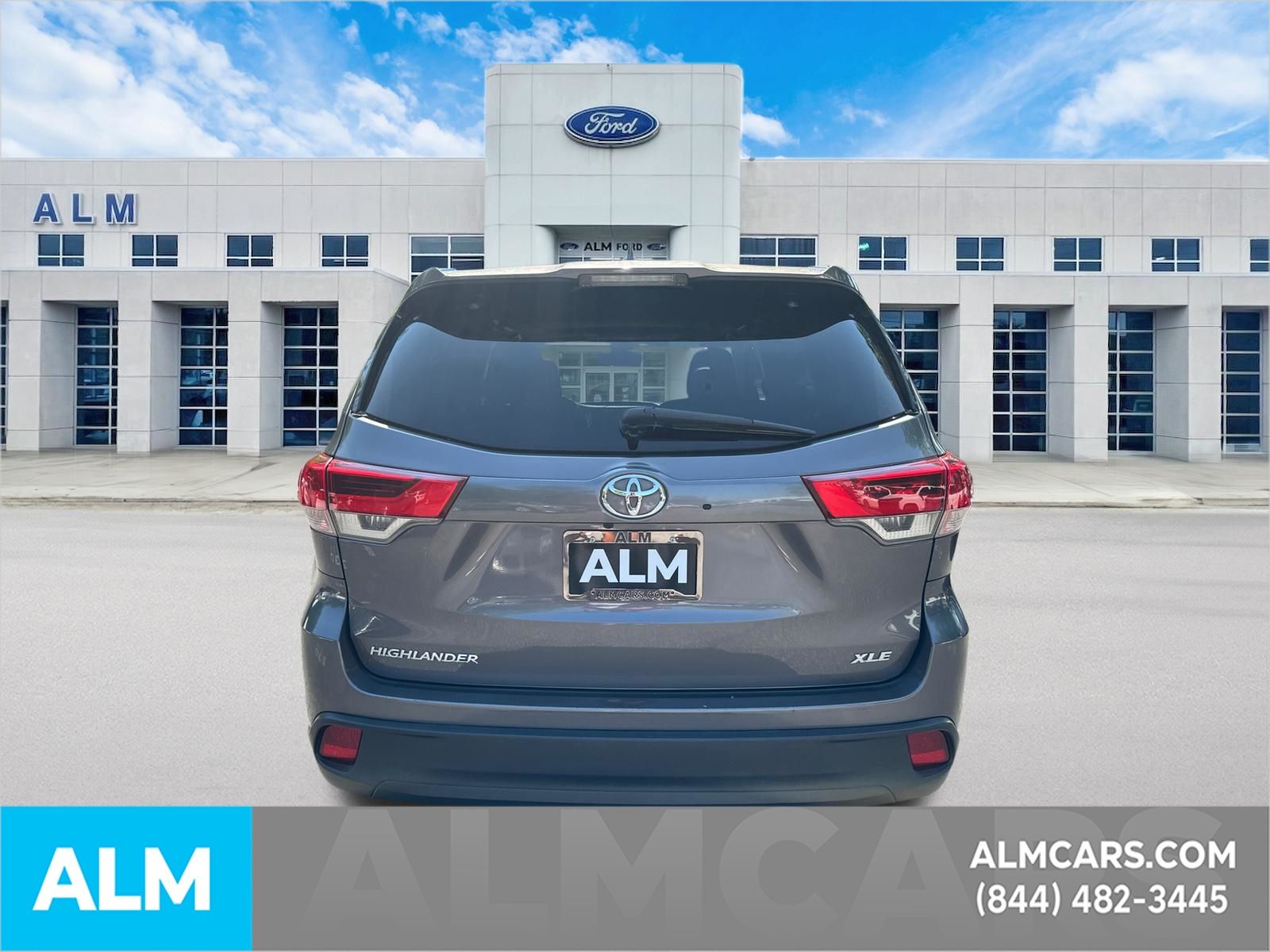 Used 2018 Gray Toyota XLE image 6