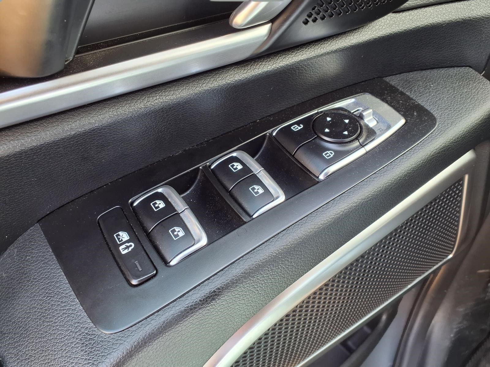 2024 Kia Telluride LX Silver at Shottenkirk Kia Fort Bend