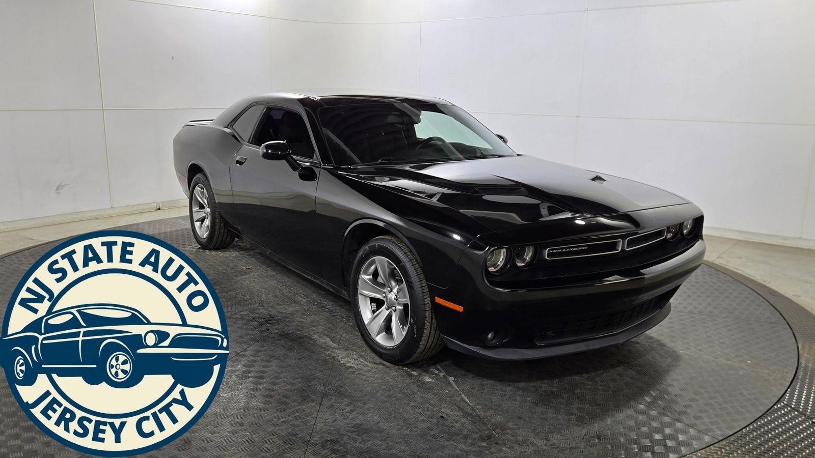 2021 Dodge Challenger SXT RWD