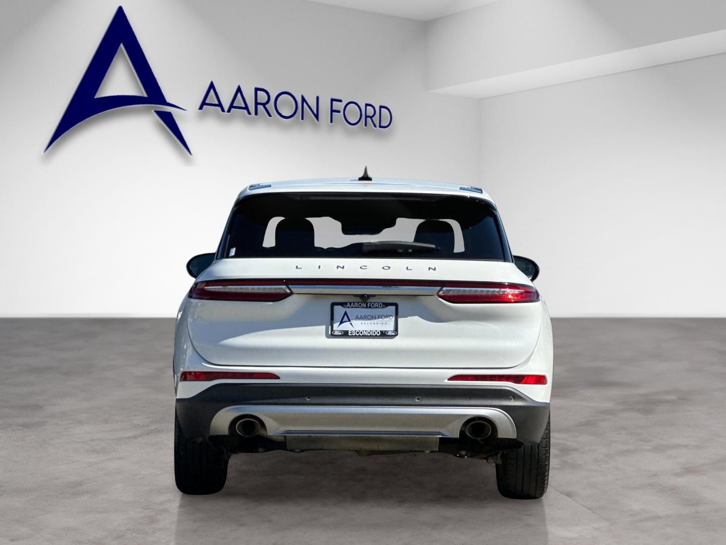 View vehicle photo 5