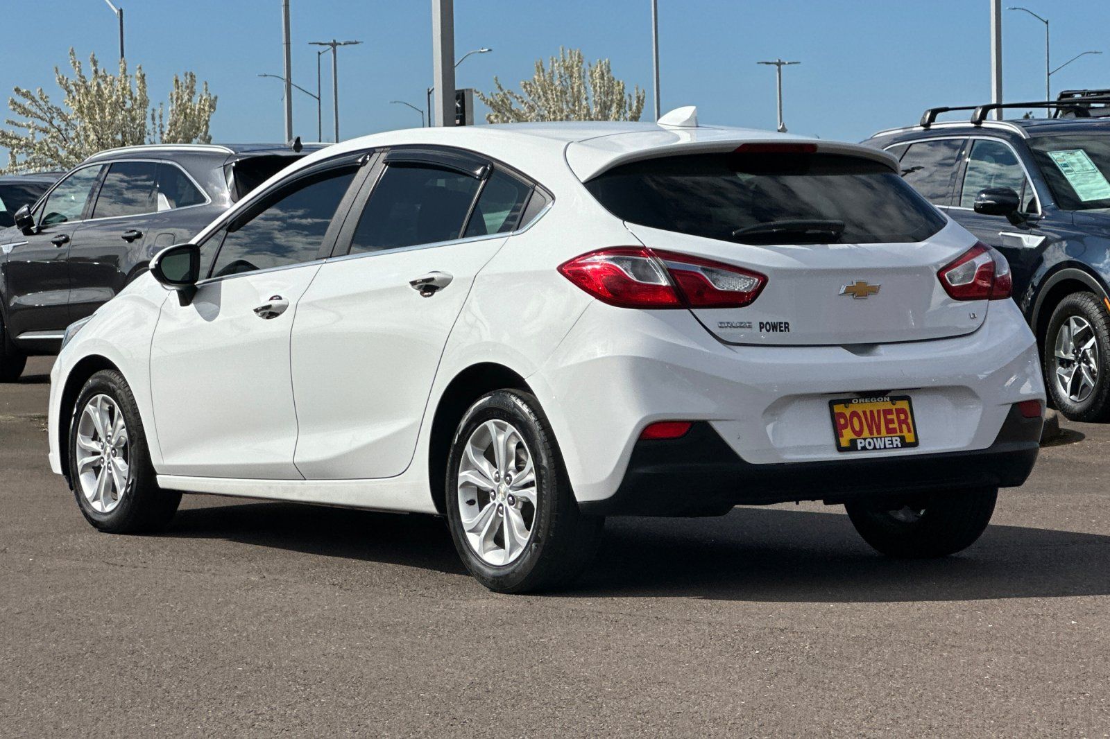 View vehicle photo 6